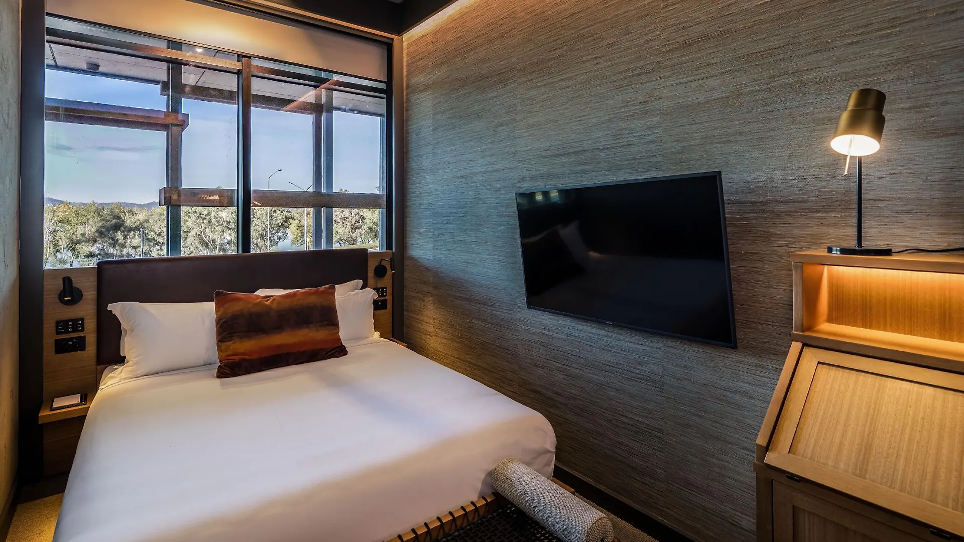 *****  Ovolo Nishi Hotel Canberra Australia